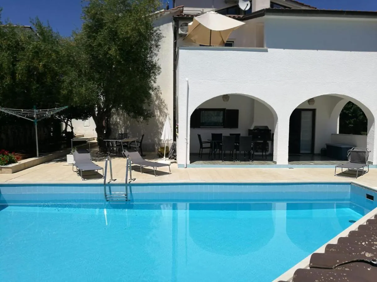 Ferienhaus Bozena Appartment 1 ヴルサル